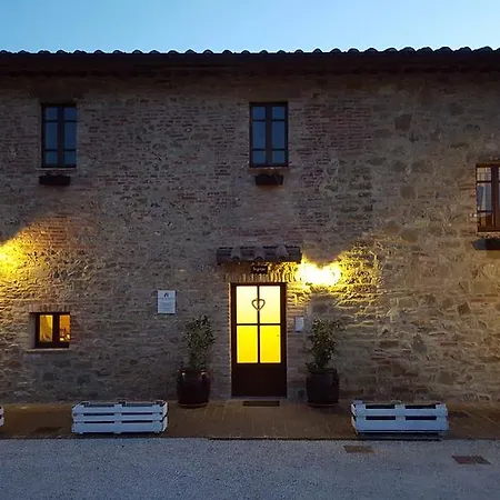 Dimora Fra' Giovanni Relais Alojamento de Acomodação e Pequeno-almoço 4*